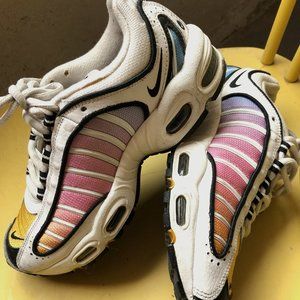 NIKE AirMax Tailwind Sneakers